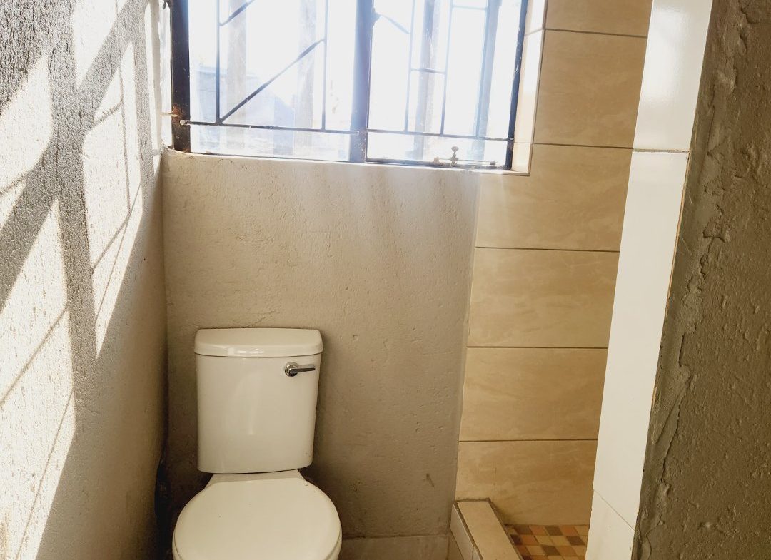 Spacious and newly renovated 1 bedroom cottage in Rhodesfield