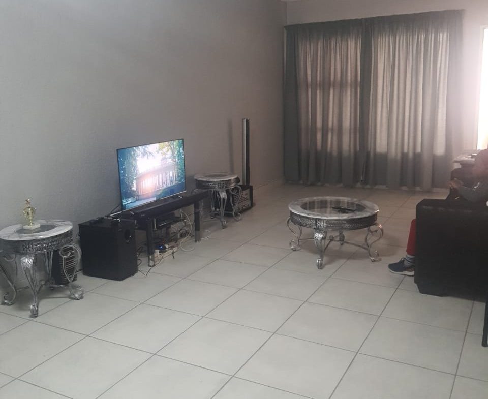 Two and half bedrooms flat/Apartment