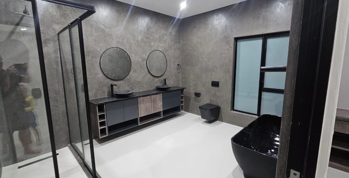 Luxurious Family Home in Schoongezigt Estate