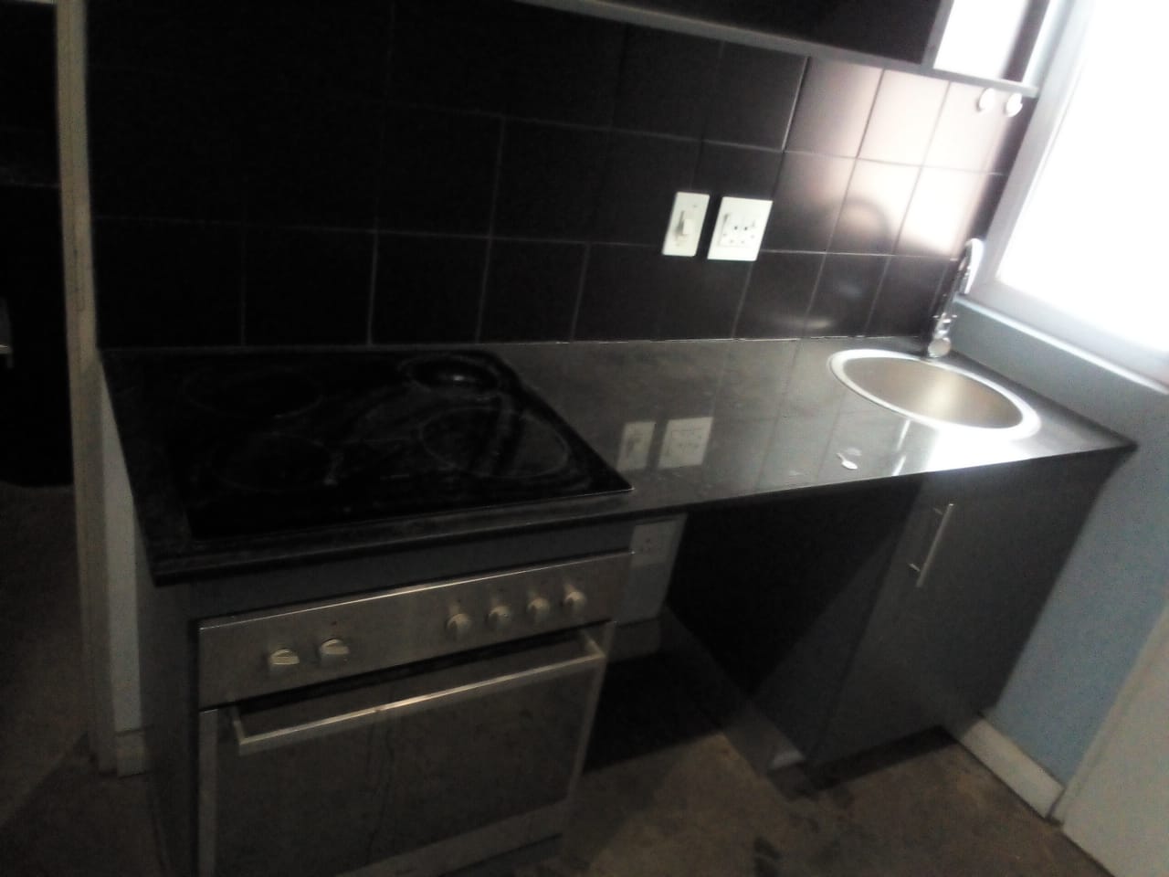 0045870e-88df-49a3-bd78-2aa0a9d0af53 Stunning Top Floor Bachelor Apartment for sale in Maboneng