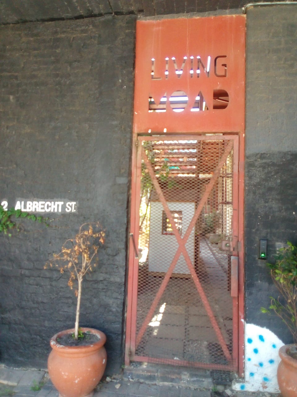 18b98a56-b66c-4908-952a-8e3f92f281f4 Stunning Top Floor Bachelor Apartment for sale in Maboneng