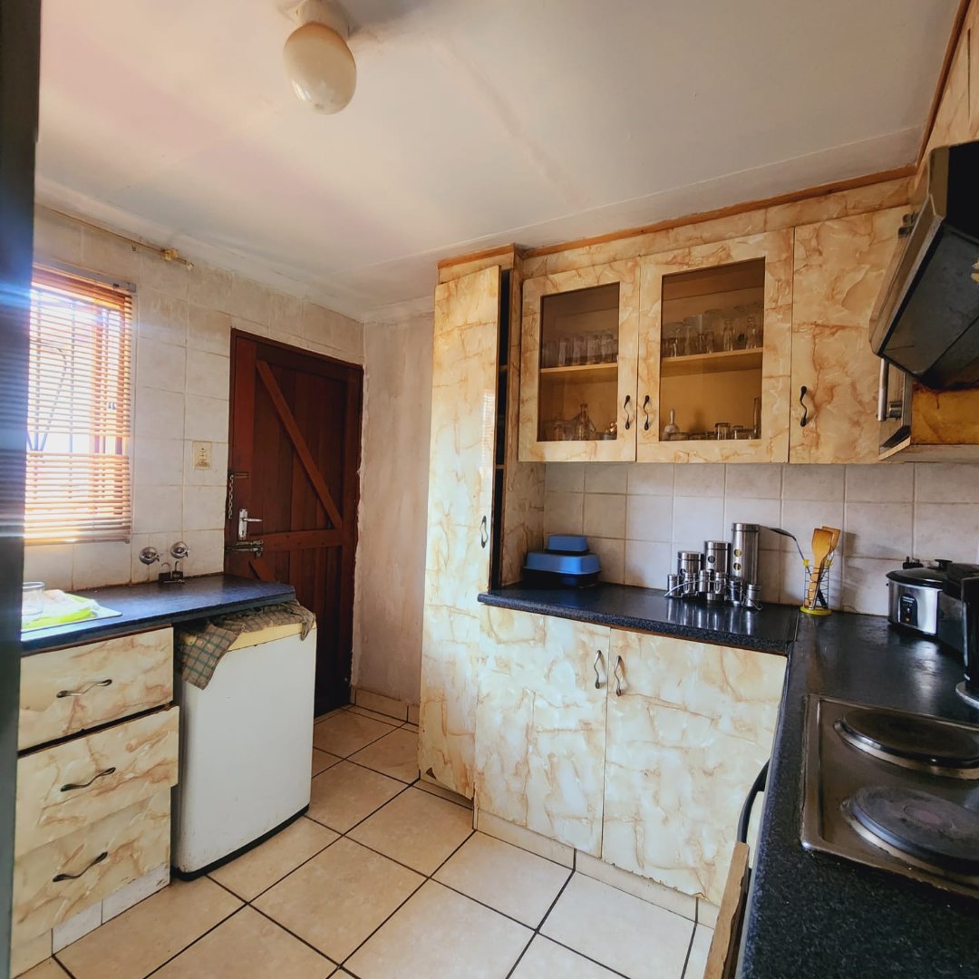 3 4 bedroom for Sale on Vosloorus Ext 25