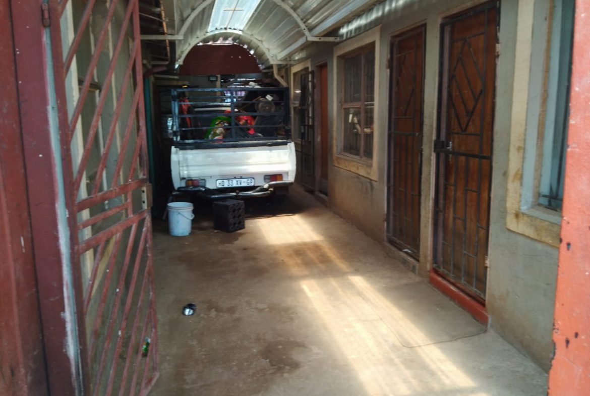 For Sale: Double RDP & Double Storey Property with 12 Outside Rooms in Soshanguve Ext 7