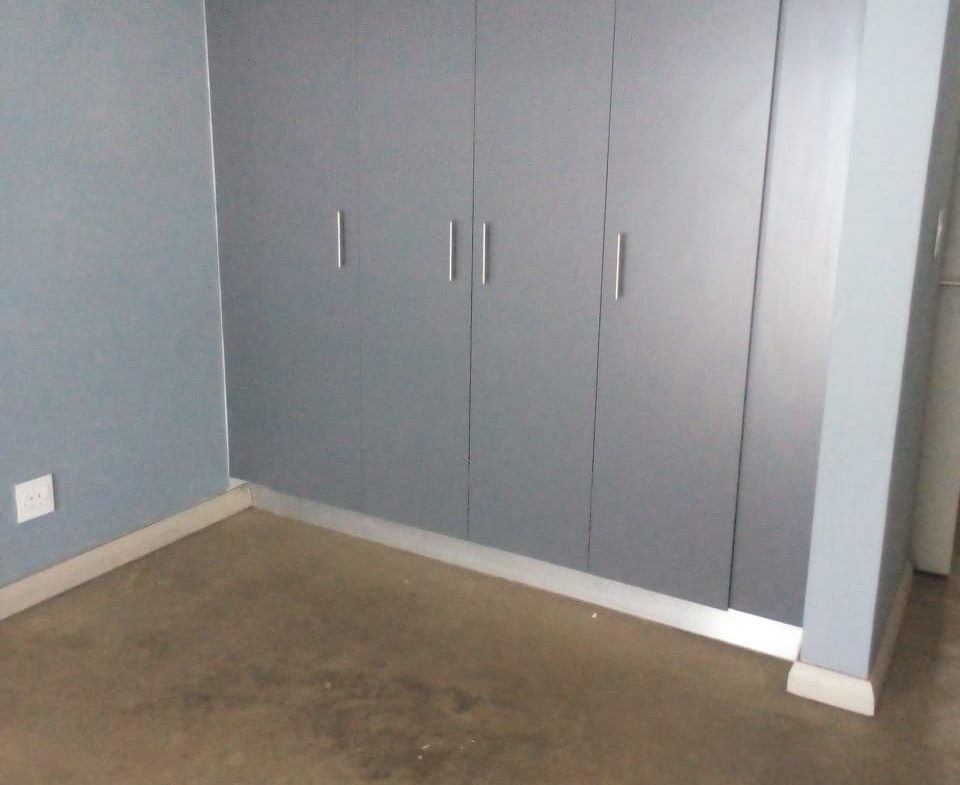 Stunning Top Floor Bachelor Apartment for sale in Maboneng