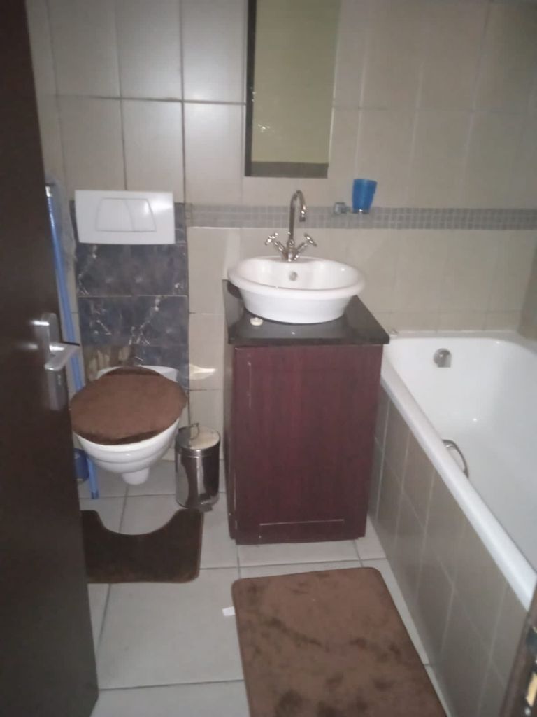 a0e6ec37-ef33-44c5-a9cf-0be561a571cf Apartment flat in first floor, Ashanti Apartment Marshall town for sale